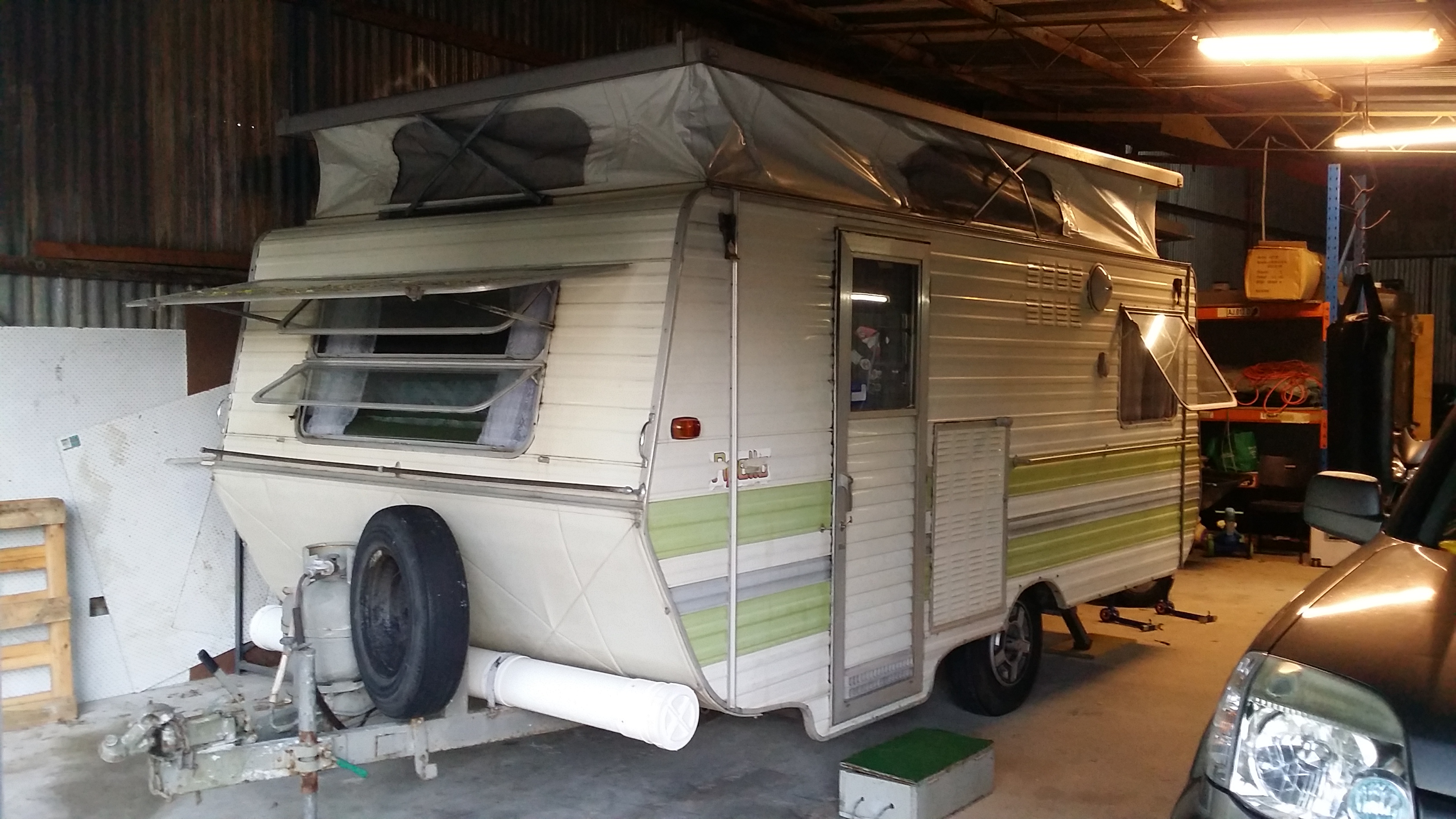 a picture of a caravan